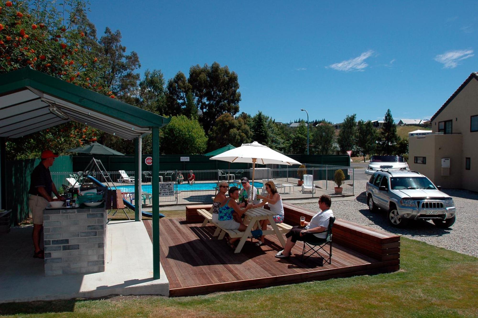 Fairway Motel & Apartments Wanaka Exteriör bild