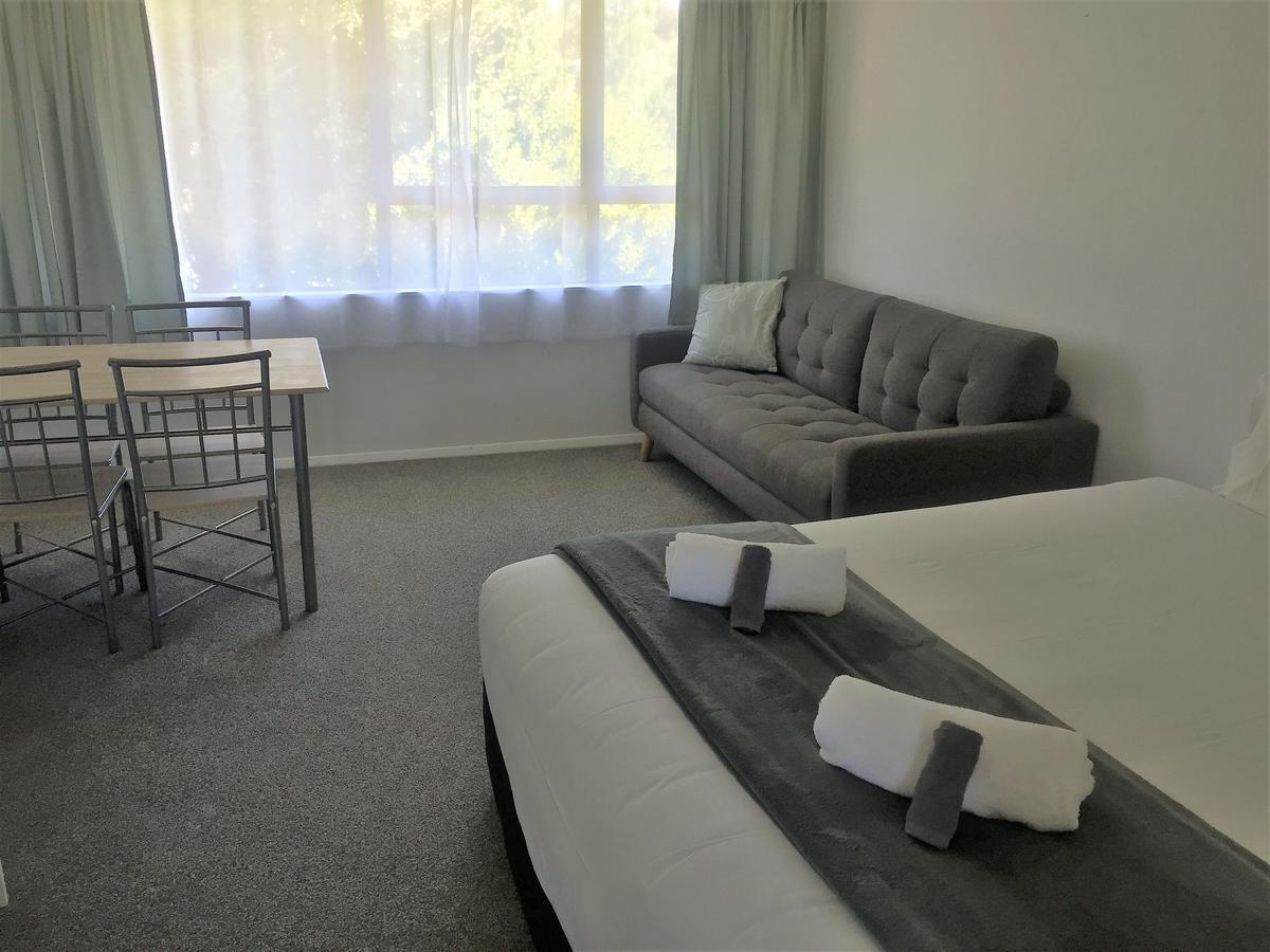 Fairway Motel & Apartments Wanaka Exteriör bild
